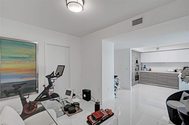 300 Sunny Isles Blvd 4-1104, Sunny Isles Beach, FL 33160