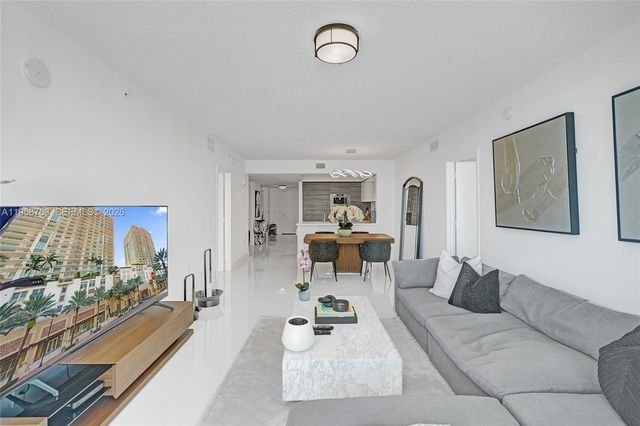 300 Sunny Isles Blvd 4-1104, Sunny Isles Beach, FL 33160