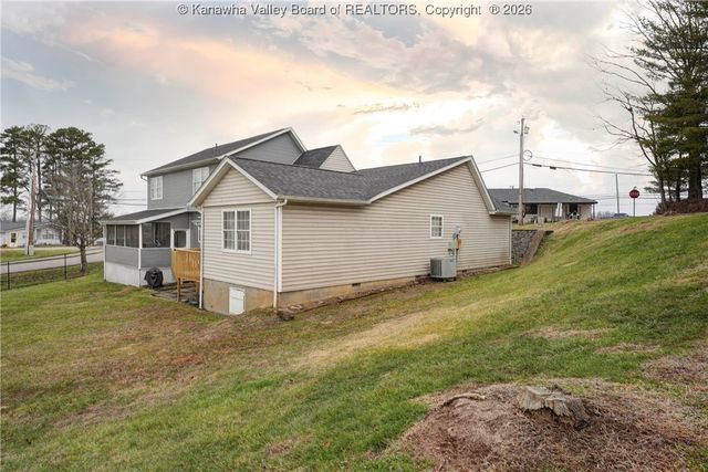 49 B Thistlewood Drive, Hurricane, WV 25526