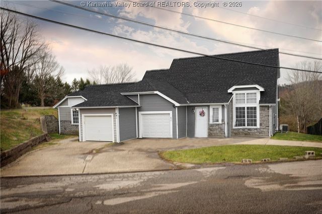 49 B Thistlewood Drive, Hurricane, WV 25526