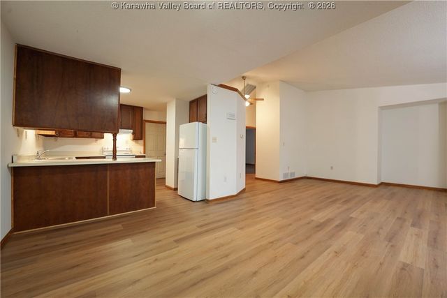 49 B Thistlewood Drive, Hurricane, WV 25526