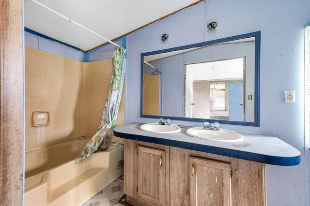 804 Chatman Street, Alvin, TX 77511
