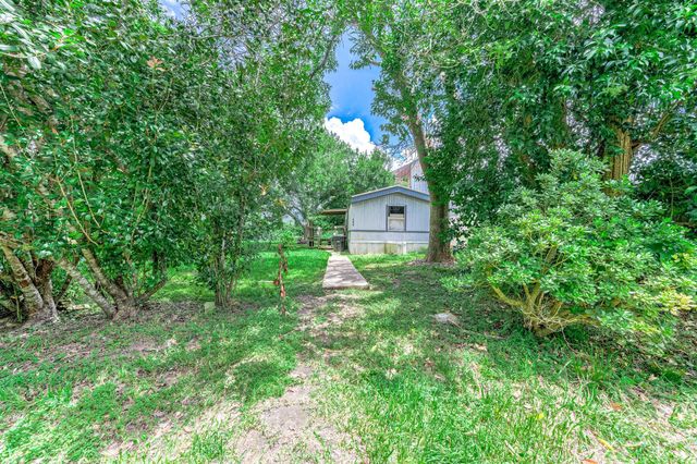 804 Chatman Street, Alvin, TX 77511