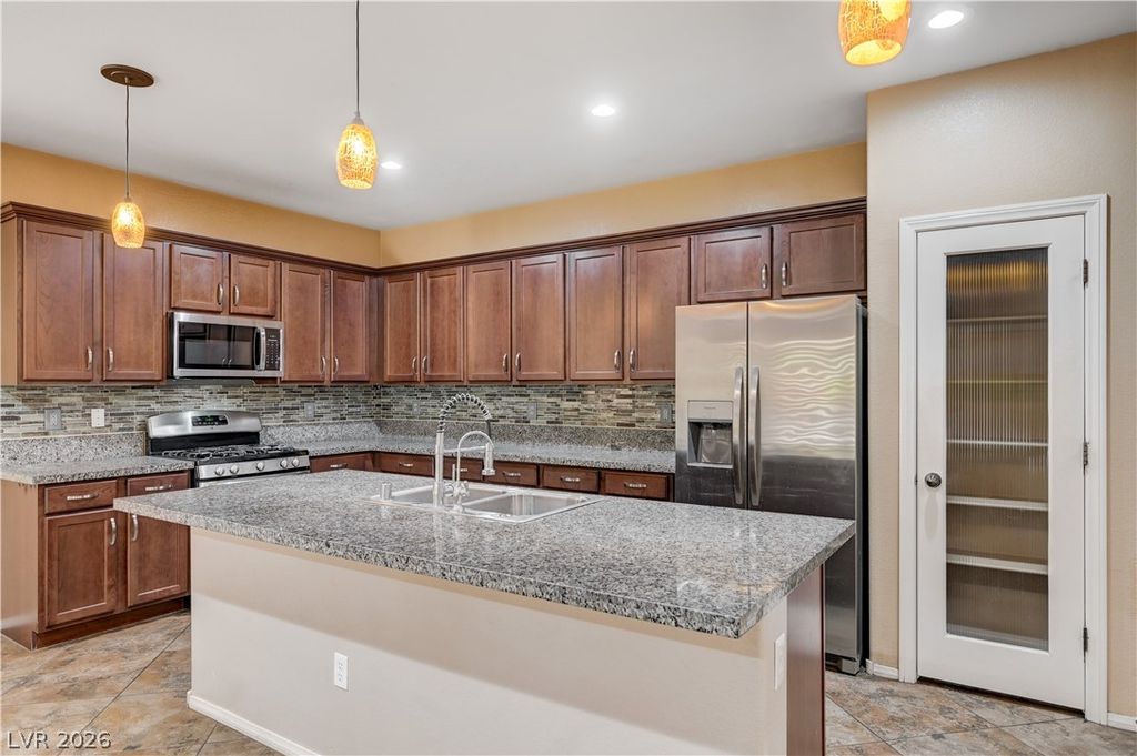 7473 Pepperbox Avenue, Las Vegas, NV 89179 — photo 2