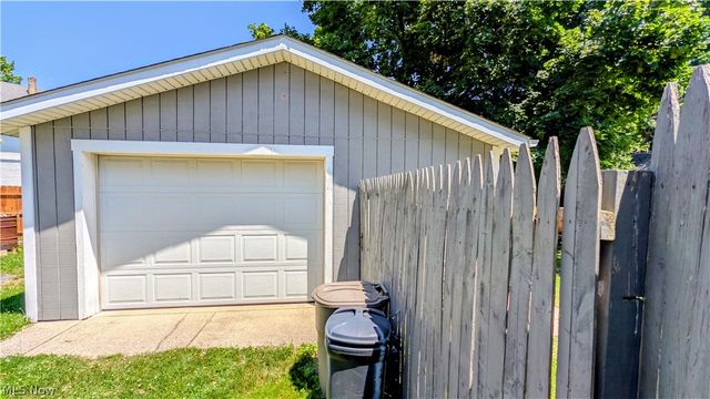 131 Grove Drive, Ashtabula, OH 44004