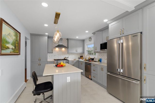 41 Cooper Avenue, Roseland, NJ 07068