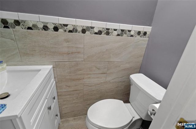 41 Cooper Avenue, Roseland, NJ 07068