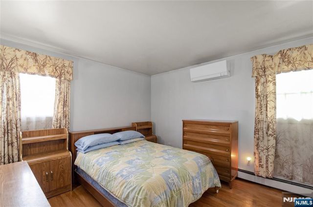 41 Cooper Avenue, Roseland, NJ 07068