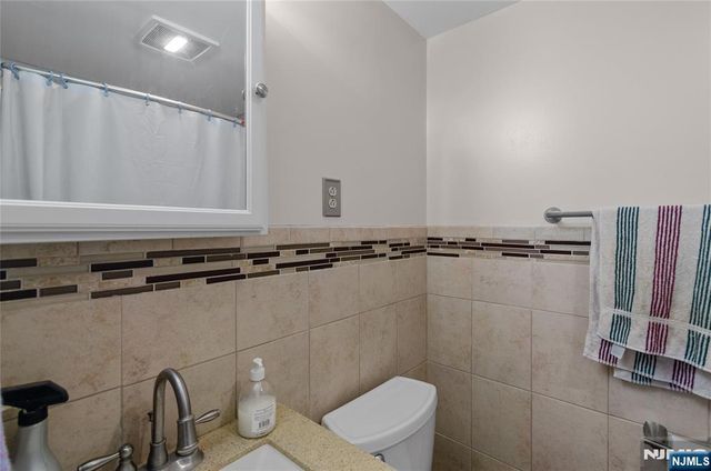 41 Cooper Avenue, Roseland, NJ 07068