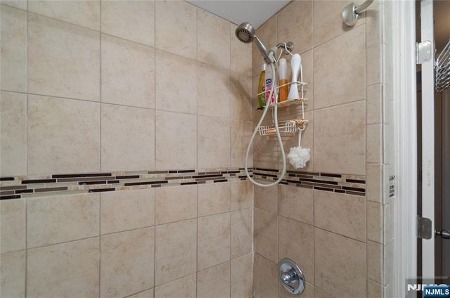 41 Cooper Avenue, Roseland, NJ 07068