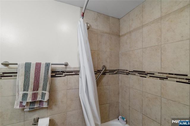 41 Cooper Avenue, Roseland, NJ 07068