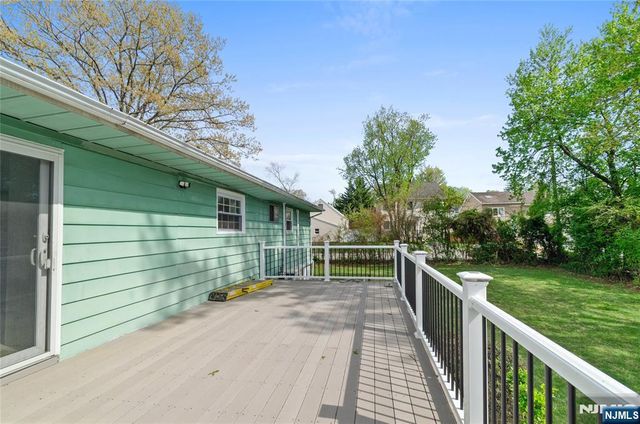 41 Cooper Avenue, Roseland, NJ 07068