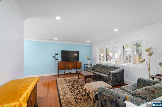 41 Cooper Avenue, Roseland, NJ 07068