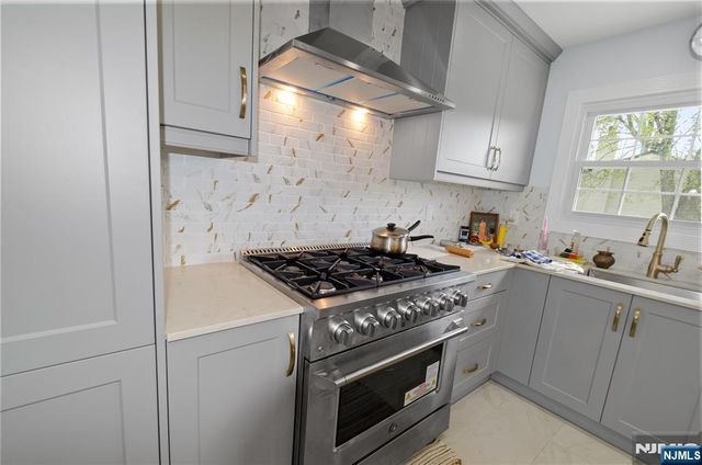 41 Cooper Avenue, Roseland, NJ 07068