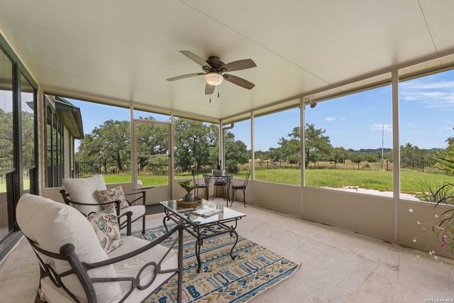 544 RIVER VIEW DR, Johnson City, TX 78636