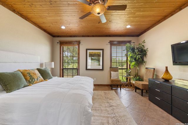 544 RIVER VIEW DR, Johnson City, TX 78636
