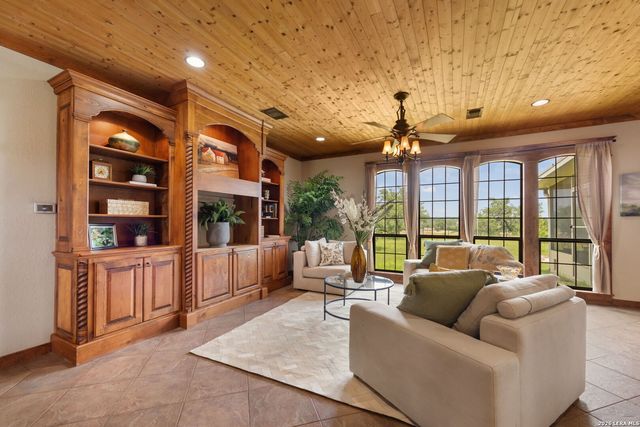544 RIVER VIEW DR, Johnson City, TX 78636