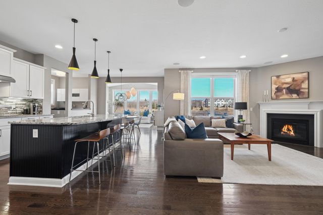 1620 Bluewater Lane, Woodbury, MN 55129