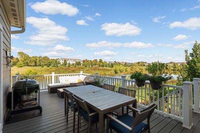 1620 Bluewater Lane, Woodbury, MN 55129