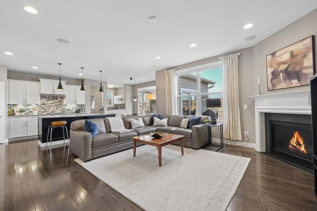 1620 Bluewater Lane, Woodbury, MN 55129