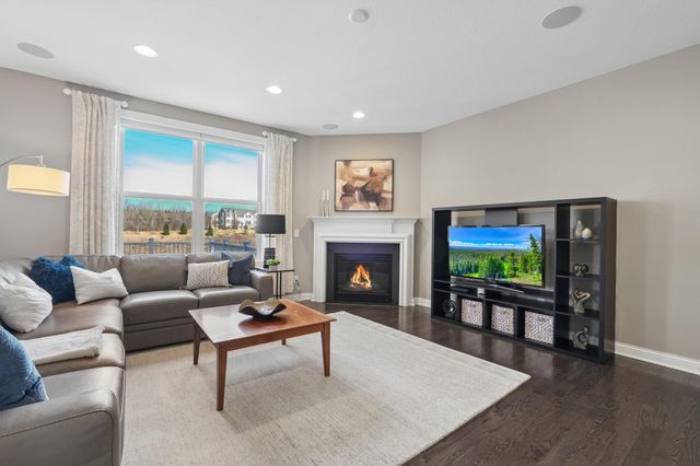 1620 Bluewater Lane, Woodbury, MN 55129