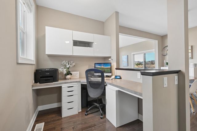 1620 Bluewater Lane, Woodbury, MN 55129