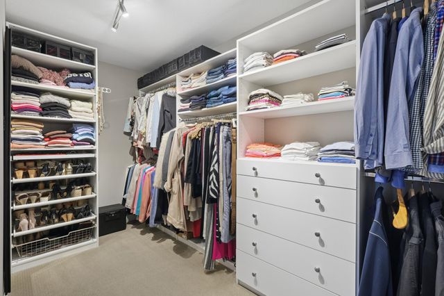 1620 Bluewater Lane, Woodbury, MN 55129