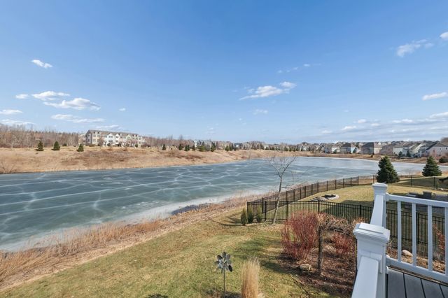 1620 Bluewater Lane, Woodbury, MN 55129