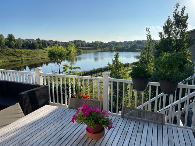 1620 Bluewater Lane, Woodbury, MN 55129