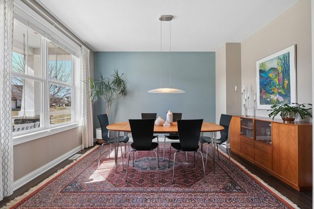 1620 Bluewater Lane, Woodbury, MN 55129