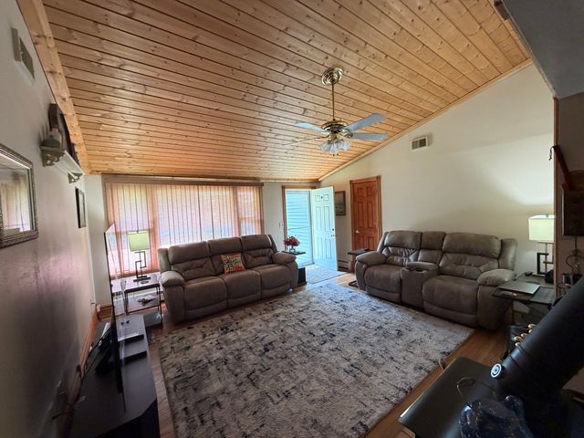22354 S Donna Avenue, Channahon, IL 60410
