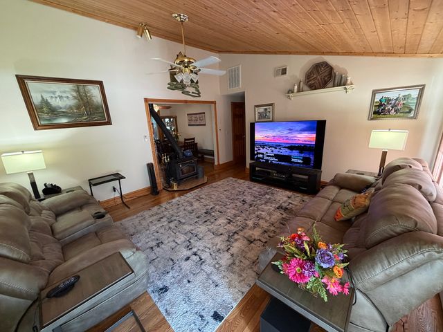 22354 S Donna Avenue, Channahon, IL 60410