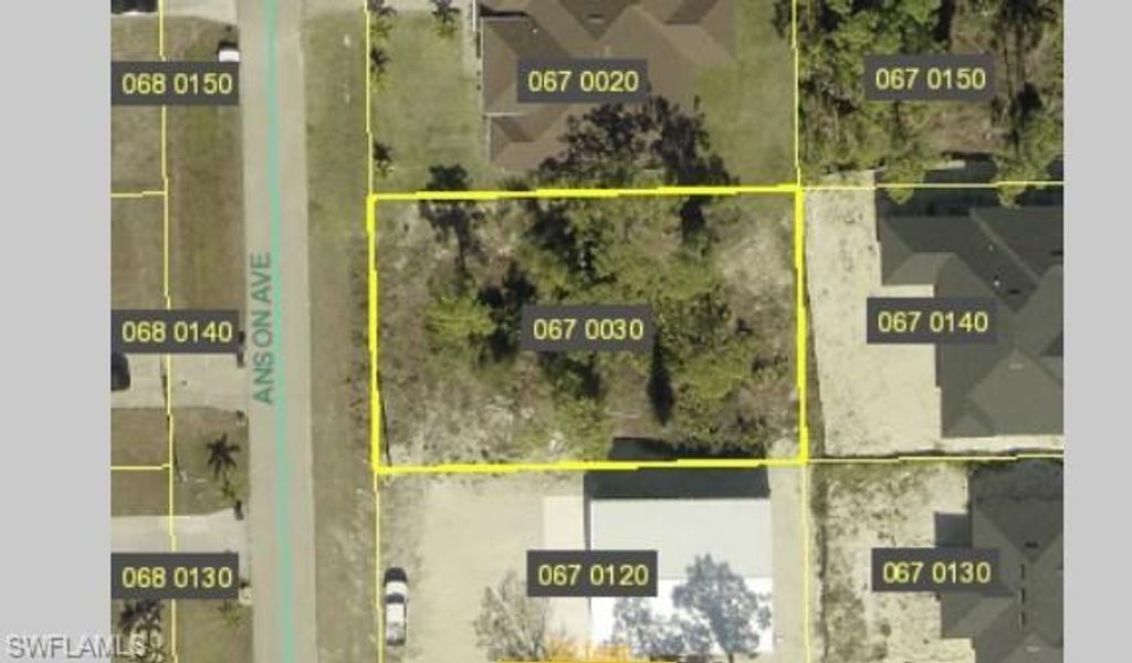 900 Anson AVE, LEHIGH ACRES, FL 33971 — exterior