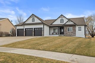 330 Georgetown Place, Norwalk, IA 50211