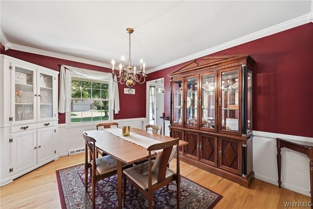 6 Chestnut Hill Lane, Amherst, NY 14221