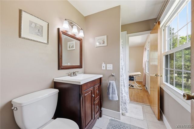6 Chestnut Hill Lane, Amherst, NY 14221