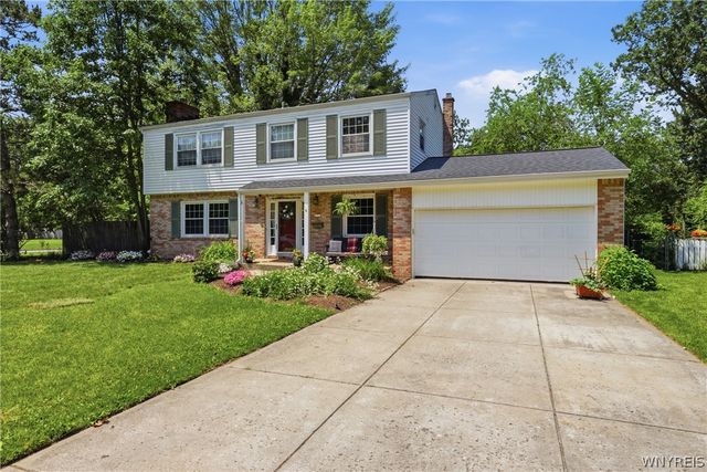 6 Chestnut Hill Lane, Amherst, NY 14221