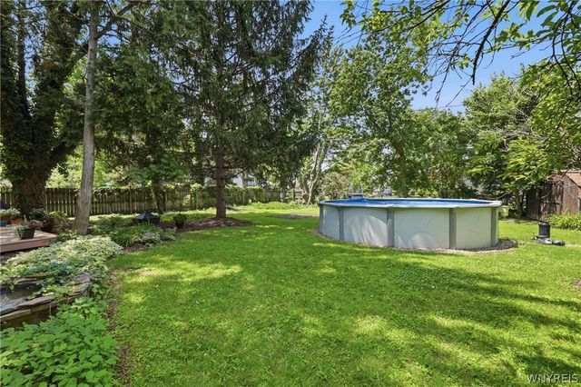 6 Chestnut Hill Lane, Amherst, NY 14221