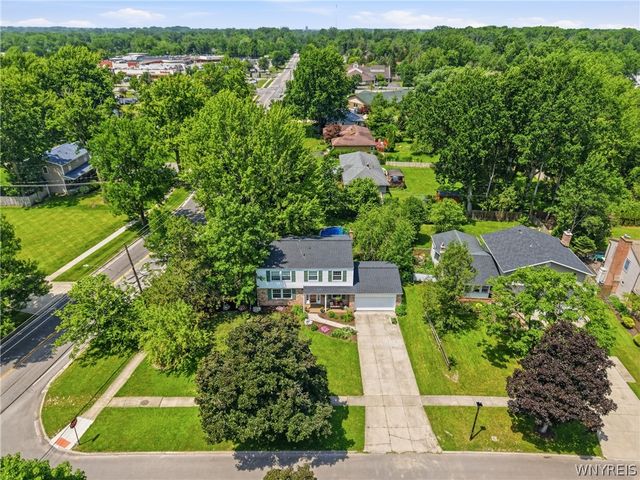 6 Chestnut Hill Lane, Amherst, NY 14221