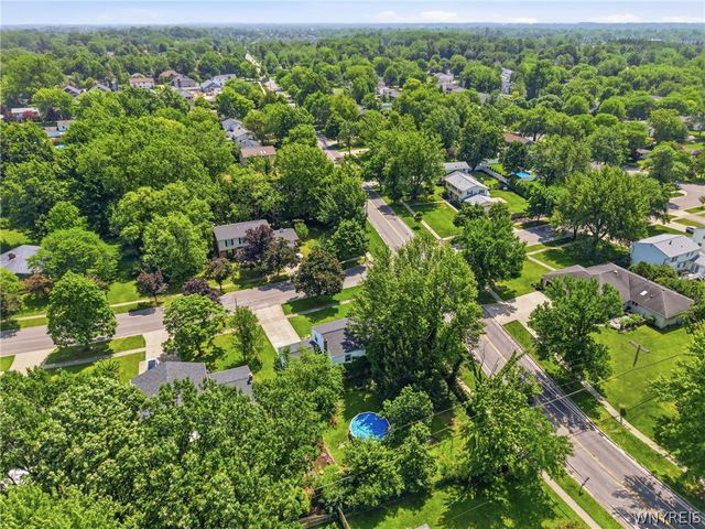 6 Chestnut Hill Lane, Amherst, NY 14221