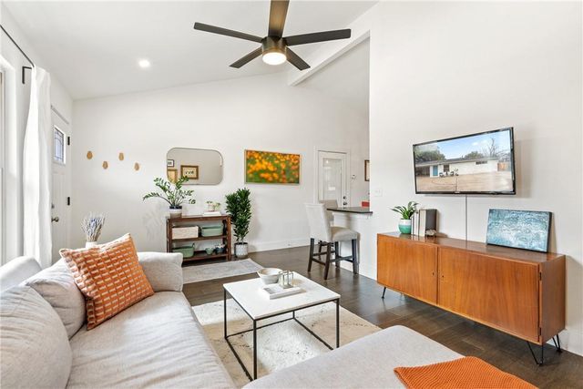 4908 Rowena Ave A, Austin, TX 78751