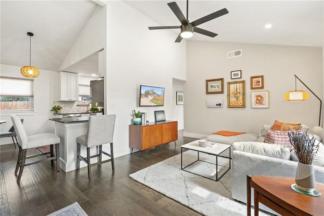 4908 Rowena Ave A, Austin, TX 78751