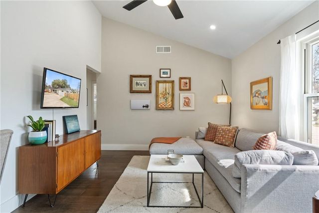 4908 Rowena Ave A, Austin, TX 78751