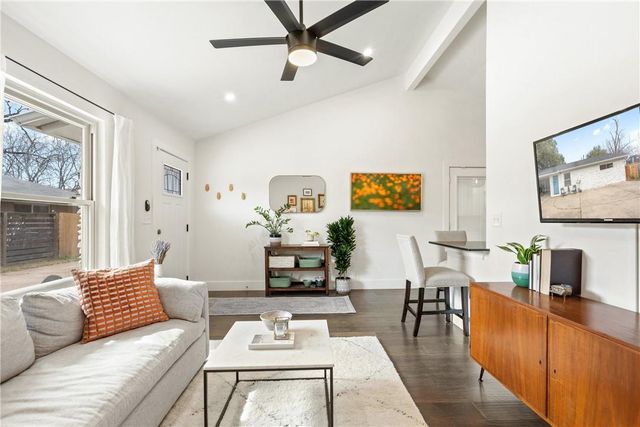 4908 Rowena Ave A, Austin, TX 78751