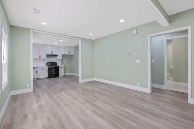 1247 N Ferger Avenue, Fresno, CA 93728