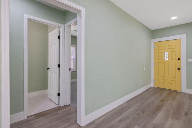 1247 N Ferger Avenue, Fresno, CA 93728