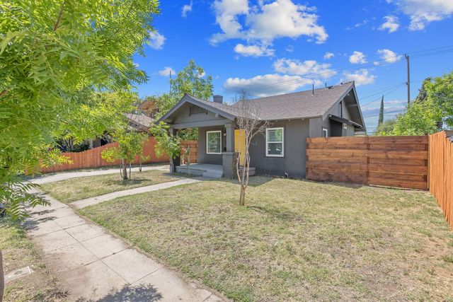 1247 N Ferger Avenue, Fresno, CA 93728