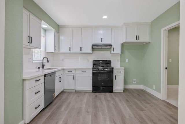 1247 N Ferger Avenue, Fresno, CA 93728