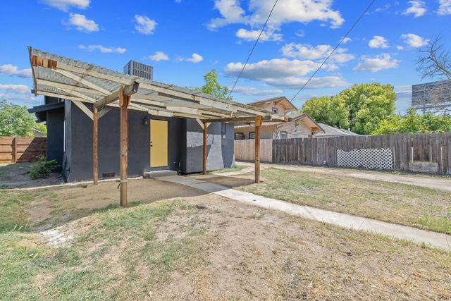 1247 N Ferger Avenue, Fresno, CA 93728