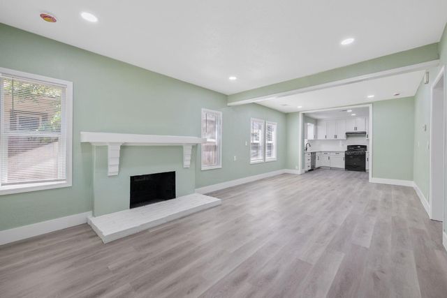 1247 N Ferger Avenue, Fresno, CA 93728